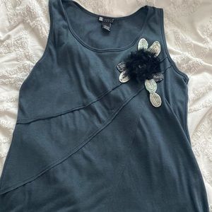 Cute blue tank with black flower detail